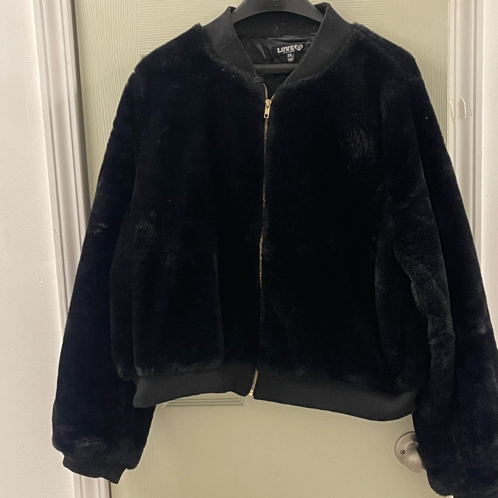 Ladies love 83 black faux fur zipper jacket-size 3xl